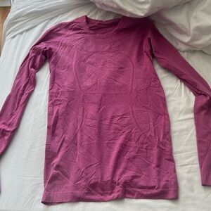 Lululemon workout long sleeve tee!